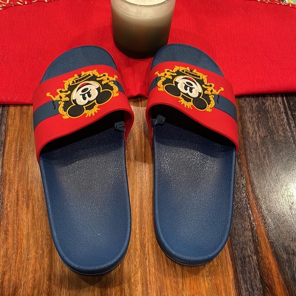 Disney Mickey Slippers. Mint Condition - Picture 7 of 7